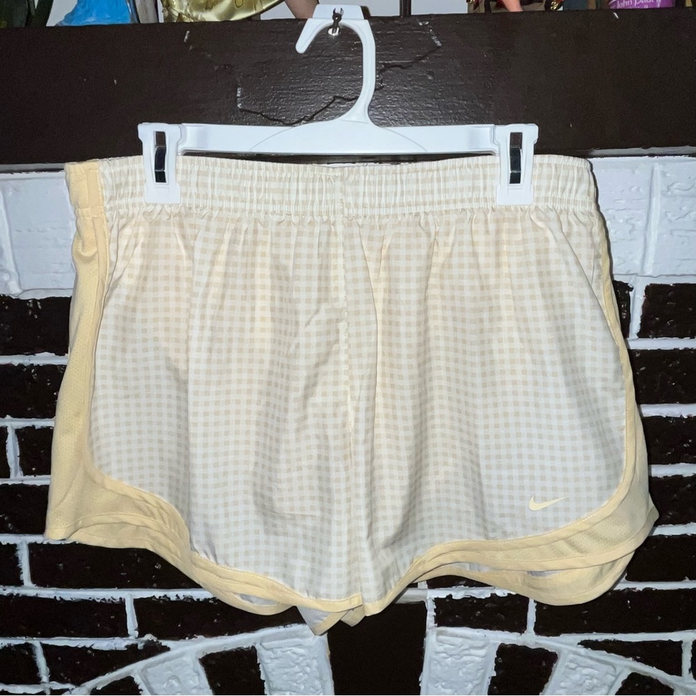 YELLOW NIKE SHORTS